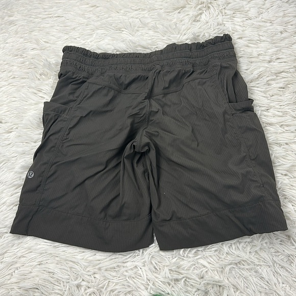 Lululemon Cargo Style Shorts - Picture 7 of 8